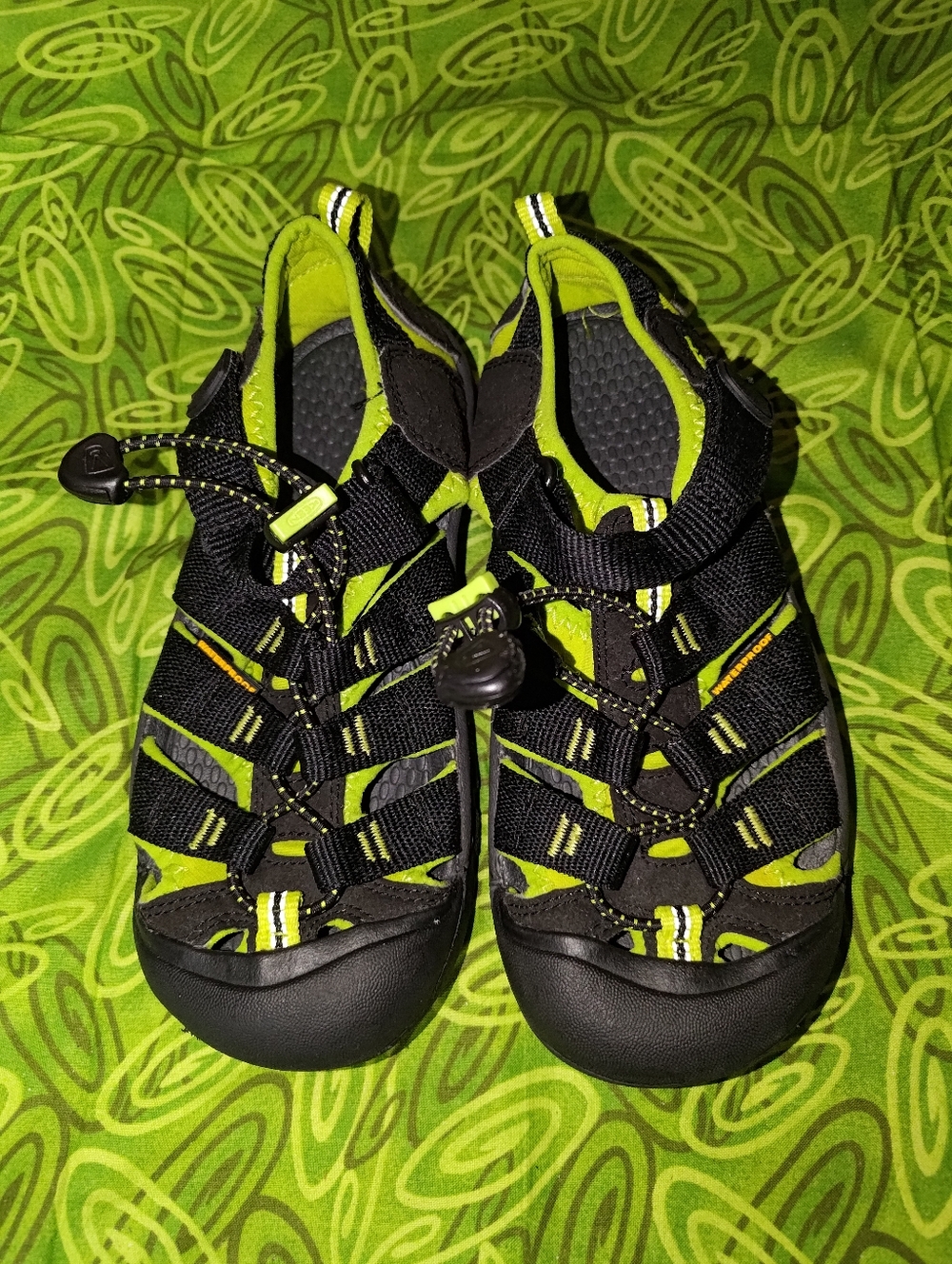 Keen Kids Newport Size 2 M Red Athletic Sport Sandal